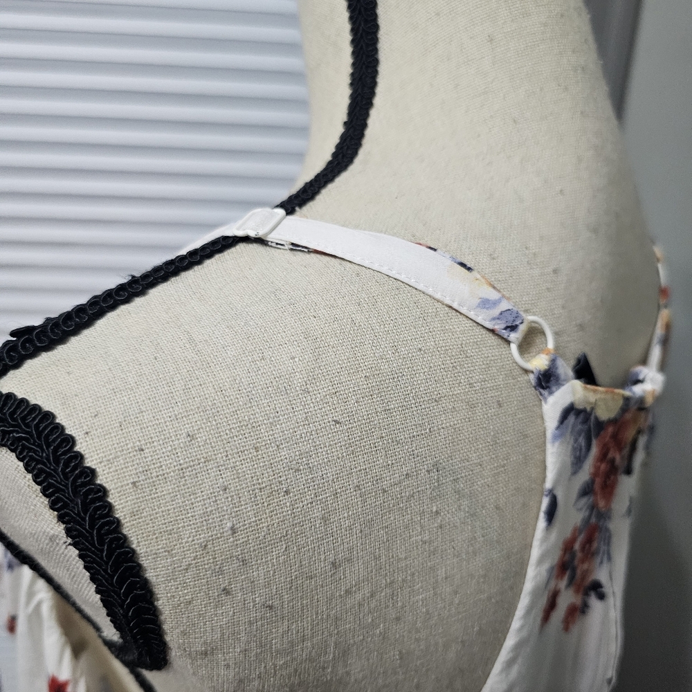 Torrid Challis Babydoll Top Floral - Picture 3 of 5